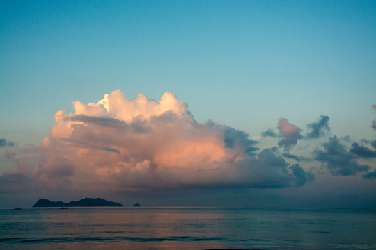 清晨 大海 蓝天