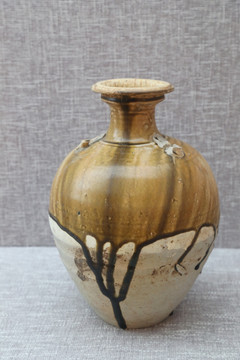 唐代青釉瓷瓶