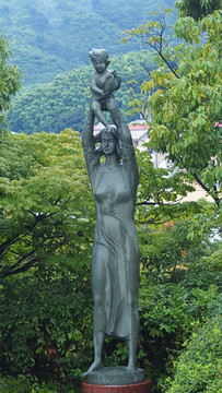 长崎和平公园雕塑