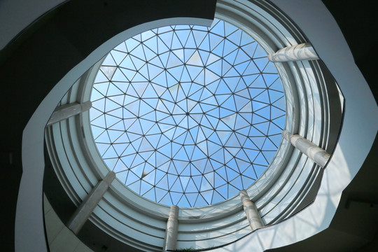 博物馆圆形玻璃穹顶