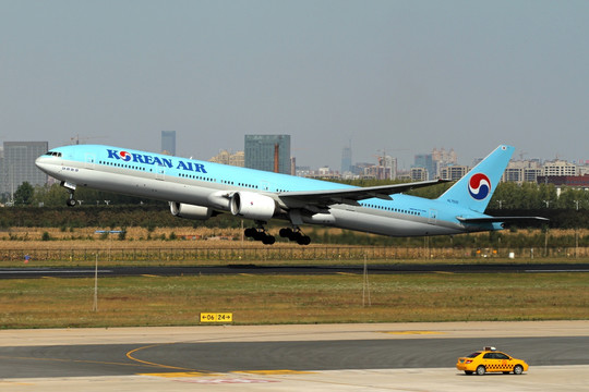 大韩航空 波音777飞机起飞