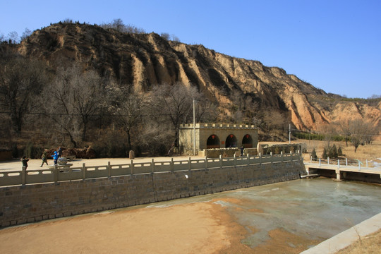 延川县文安驿梁家河村