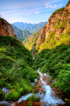 北京 孤山寨 小溪与大山