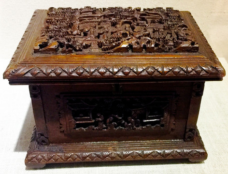 雕花木盒