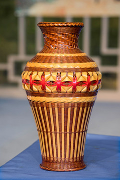 竹编花瓶