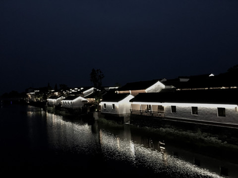 河边夜景