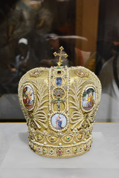 主教法冠
