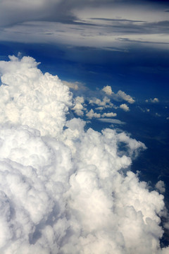 飞机上拍天空