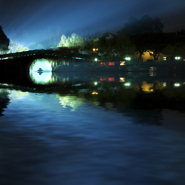 杭州断桥夜景