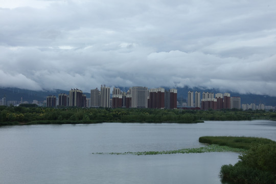 雨后乌云