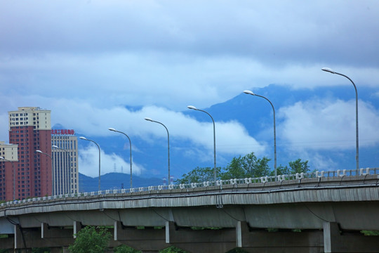 雨后乌云