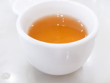 茶杯茶水