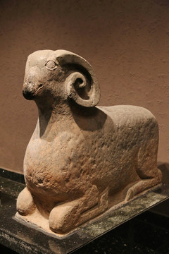 宋代石羊雕像