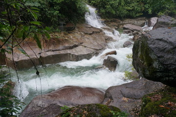 山泉溪流