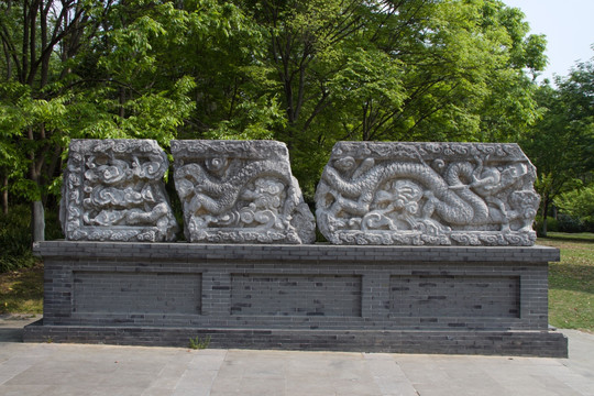 龙纹石雕构件
