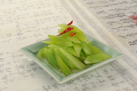 凉拌莴笋