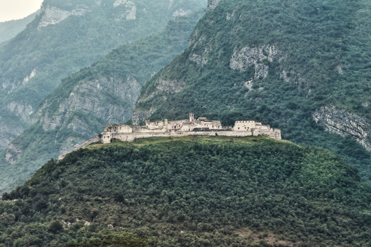 山顶的建筑
