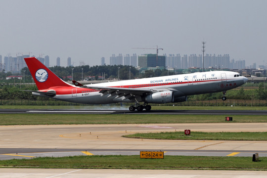 四川航空 飞机降落 接地瞬间