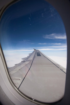 从飞机上看天空