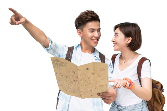 快乐的年轻情侣拿着地图