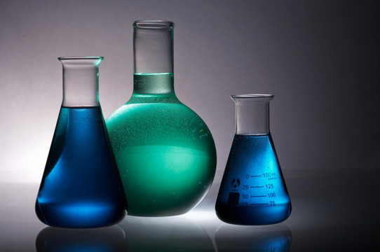 锥形瓶、烧瓶和化学试剂