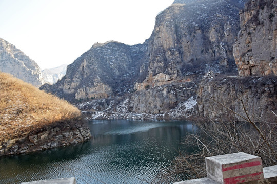 冬季的山水景观