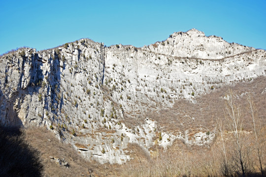 陡峭山崖高清图片