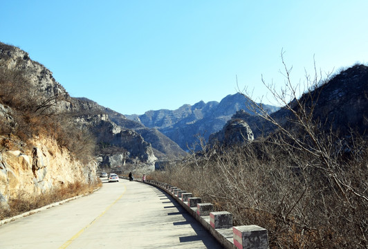 进山的道路旅游摄影