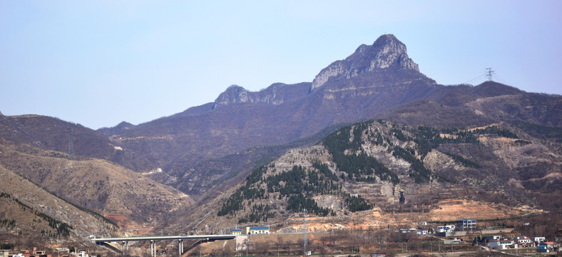 冬季的山脉和山峰