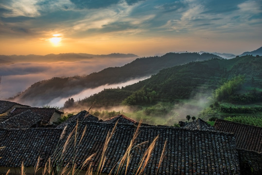 山村日出