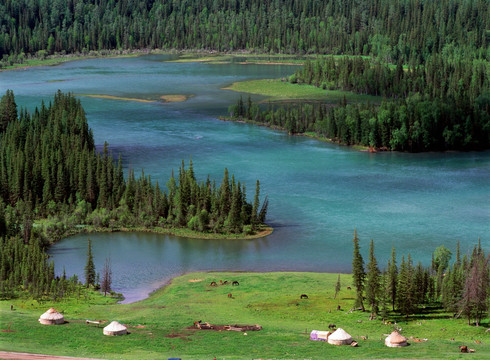 新疆哈纳斯湖