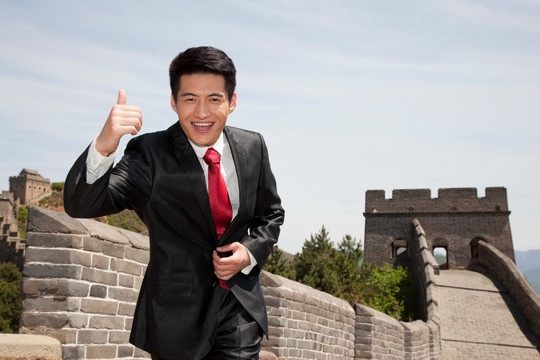 长城上的职业男士