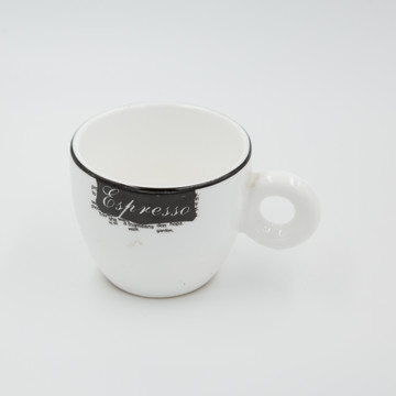 一个陶瓷咖啡杯