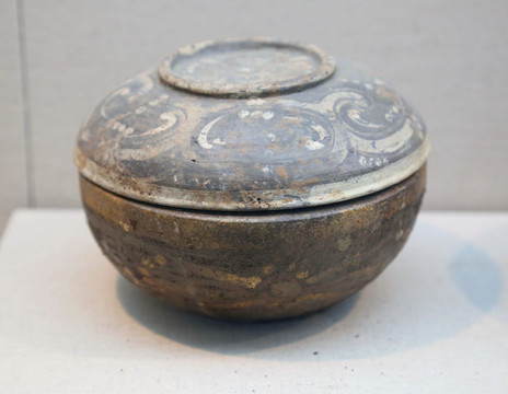 黄庄墓出土汉代彩绘陶盒