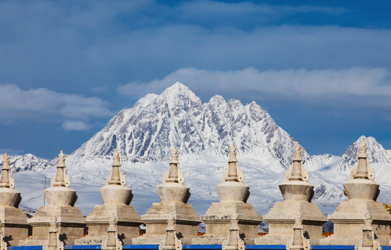 雅拉雪山