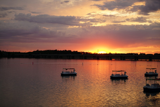 沈阳丁香湖 黄昏 夕阳