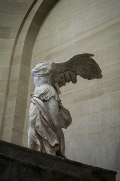 法国巴黎卢浮宫胜利女神