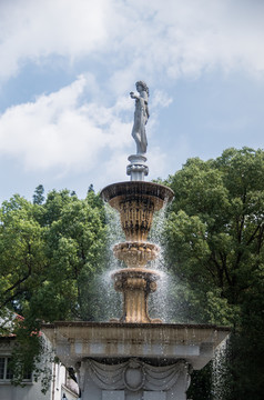 花园喷泉雕塑
