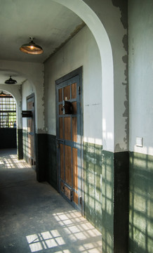 监狱走廊