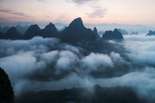 云雾山峰