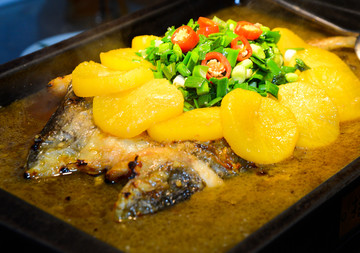 土豆烤鱼