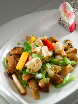 松茸菌炒鲜鲍