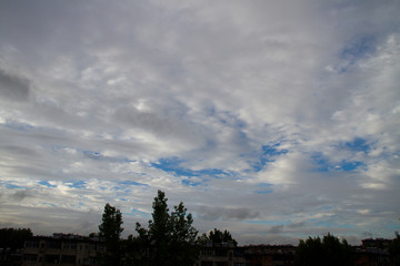 雨后初晴 傍晚天空