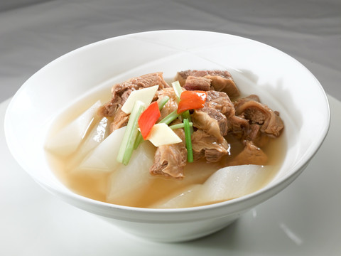 萝卜炖鸡