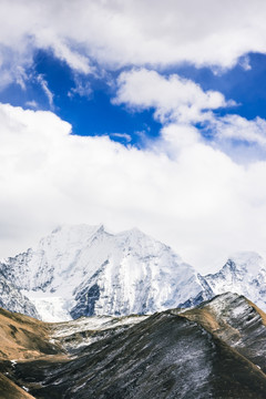 贡嘎雪山