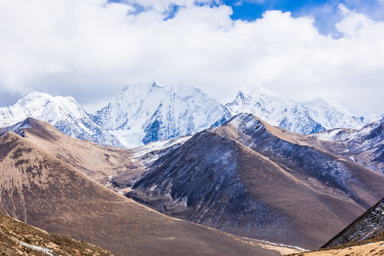 贡嘎雪山