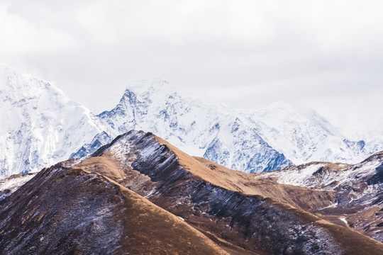 贡嘎雪山
