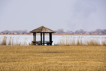 湖畔的木屋
