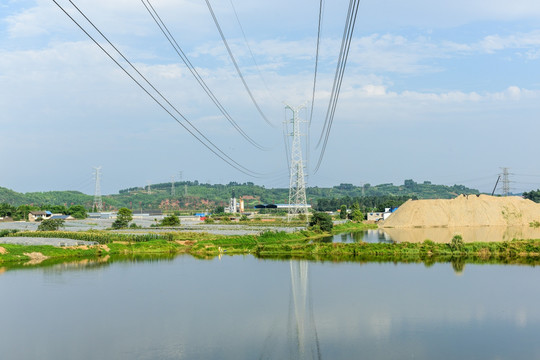 高压电线高压输电塔