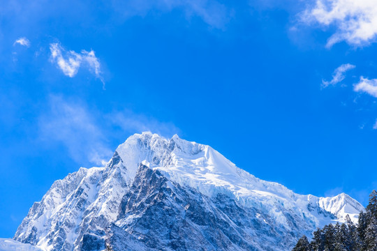 贡嘎雪山景色